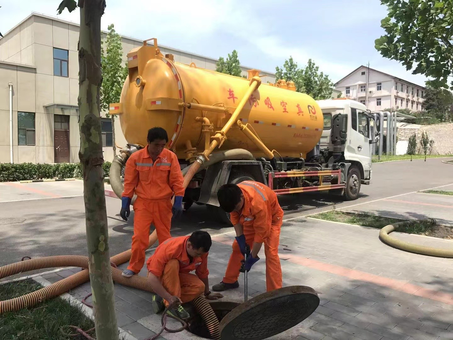 江陵化粪池清理与5-8吨吸粪车施工效率分析